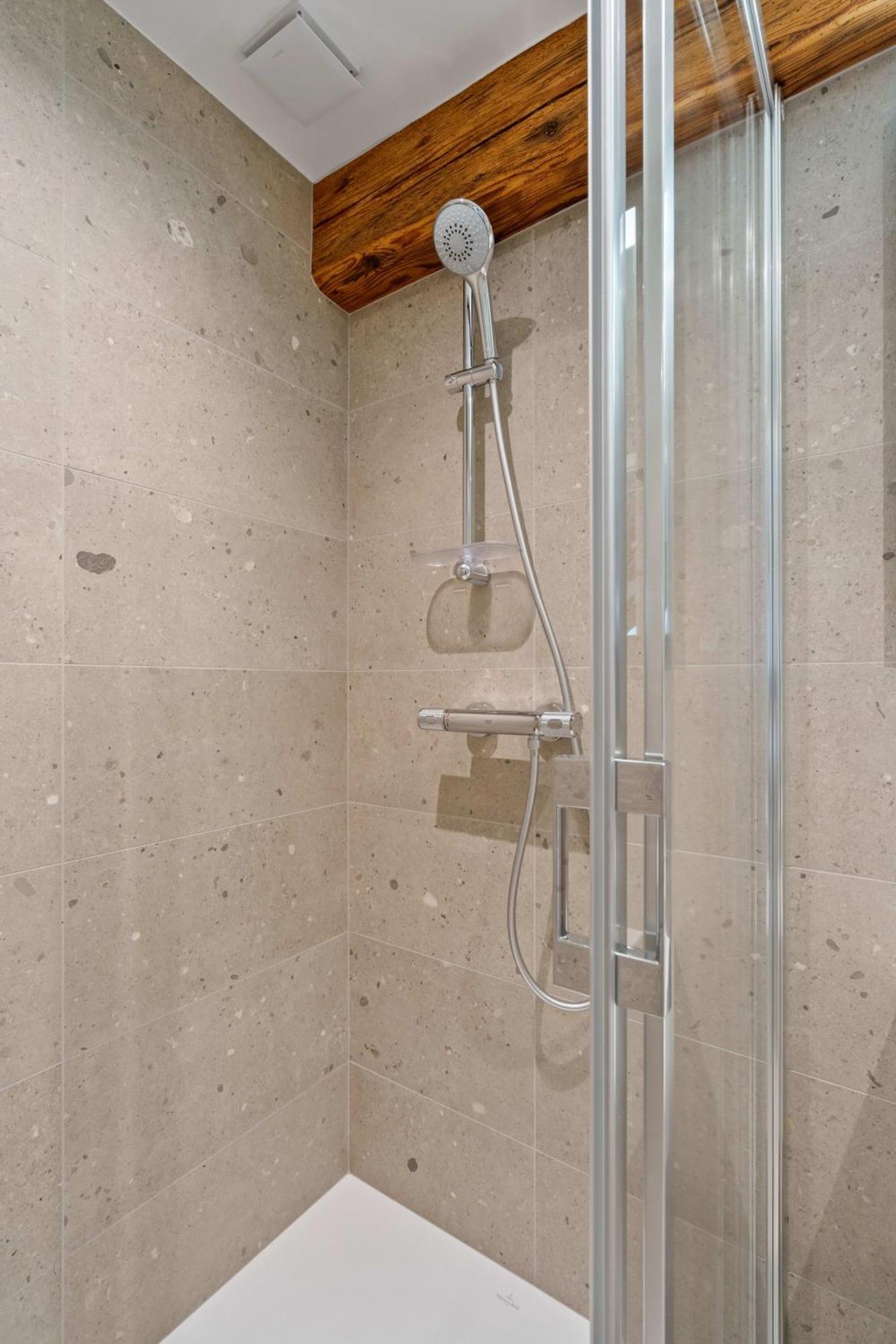 Elegant Clausen Apartment With King Bed & Wifi Luxembourg Eksteriør bilde